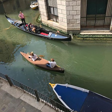 B&B Al Teatro With Canal View Venezia Eksteriør bilde