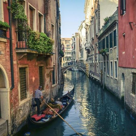 B&B Al Teatro With Canal View Venezia Eksteriør bilde