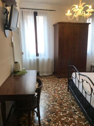 B&B Al Teatro With Canal View Venezia Eksteriør bilde