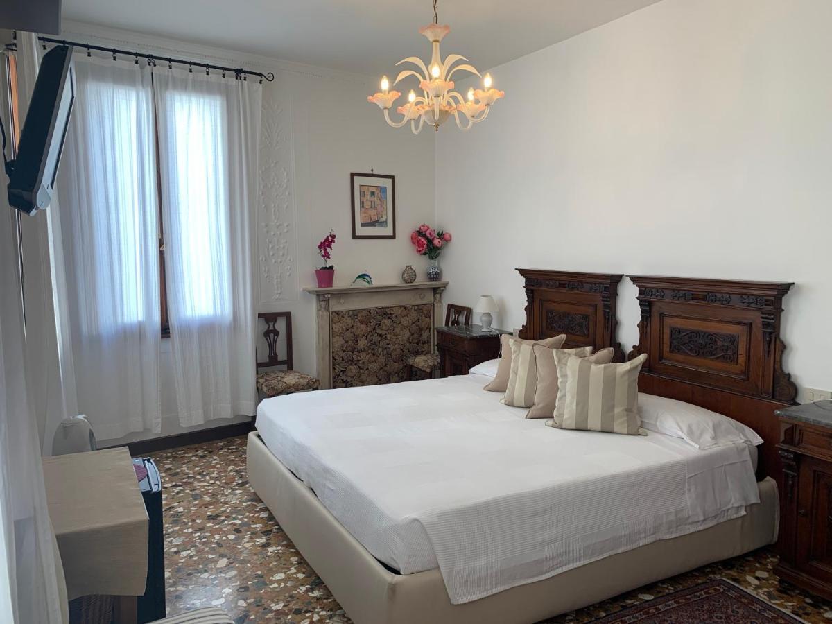 B&B Al Teatro With Canal View Venezia Eksteriør bilde